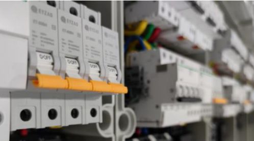 什么樣的浪涌后備保護器才能真正起到保護作用?點擊查看詳情-易造防雷 什么樣的浪涌后備保護器才能真正起到保護作用?點擊查看詳情-易造防雷